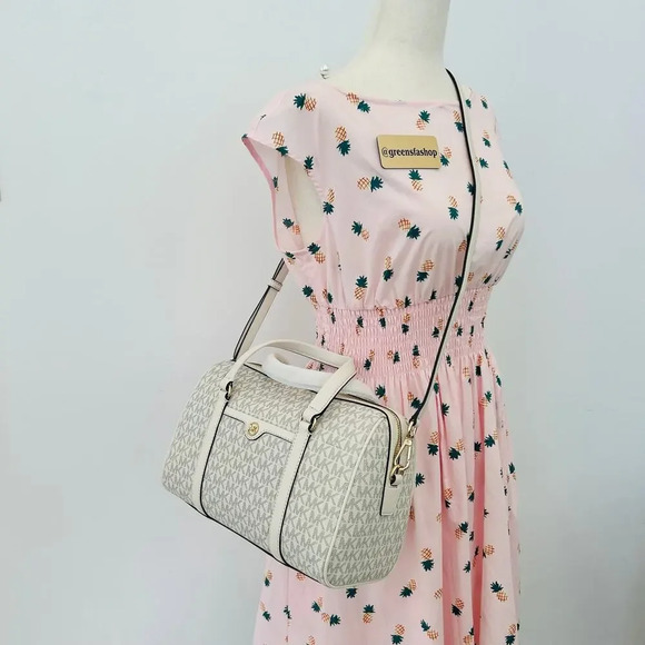 MICHAEL KORS JST TRAVEL MEDIUM DUFFLE SATCHEL SHOULDER CROSSBODY BAG VANILLA - Picture 10 of 10